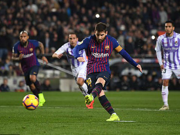 Lionel Messi lập công giúp Barca chật vật giành 3 điểm