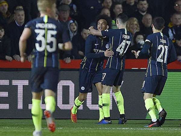 Man City vào tứ kết Cup FA
