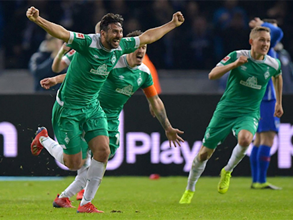 Pizarro lập kỷ lục cầu thủ lớn tuổi nhất ghi bàn tại Bundesliga