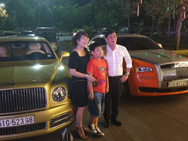 Siêu xe 40 tỷ chưa là gì, Dũng 'Lò vôi' tặng vợ nhẫn 65 tỷ
