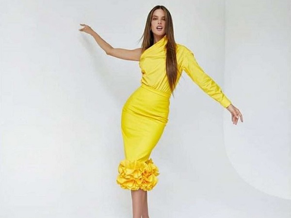 Cựu thiên thần Victoria's Secret khoe dáng nóng bỏng trên tạp chí Việt