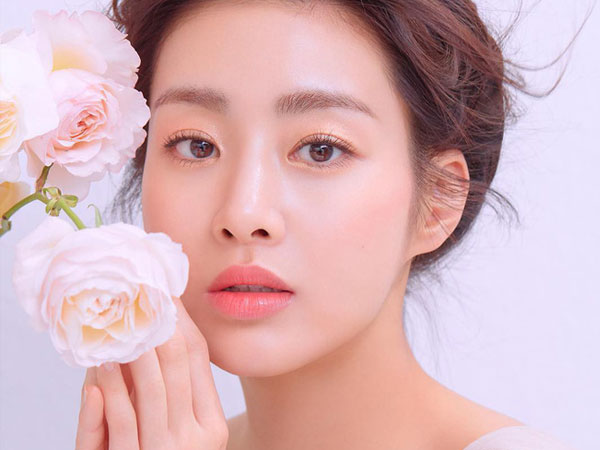 Mặt mộc của tình cũ Hyun Bin chính là điều mà mọi quý cô ao ước: xinh đẹp hệt như khi tô son điểm phấn