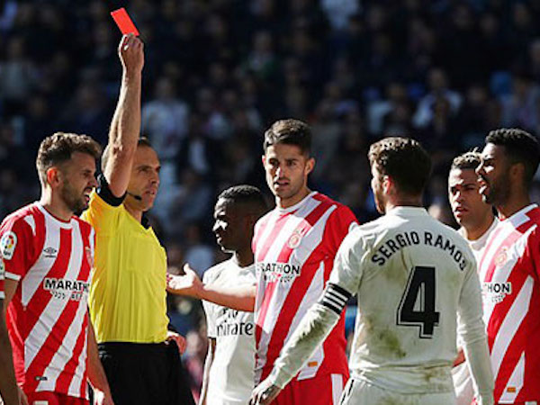 Ramos gia tăng kỷ lục thẻ đỏ ở La Liga