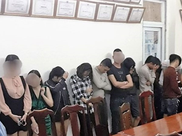 38 thanh niên mở 'tiệc ma túy' trong quán karaoke