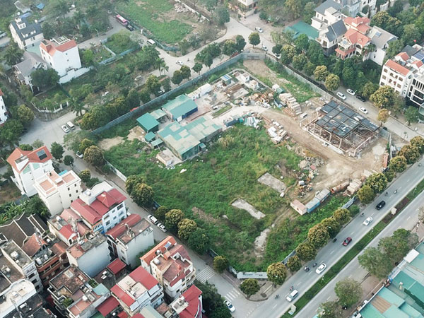 Các ‘đại gia’ ngoại đã thâu tóm đất tây Hồ Tây như thế nào?