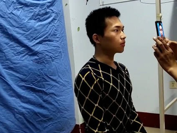 Cần ảnh thẻ gấp mà không kịp ra tiệm chụp thì làm gì? Loạt ảnh bá đạo này sẽ cho bạn đáp án