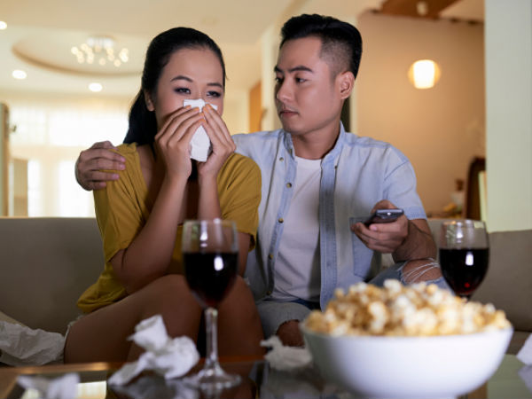 Chồng hẹn hò với bạn gái cũ, vợ chọn ngay 'liều thuốc đắng' khiến anh tỉnh mộng