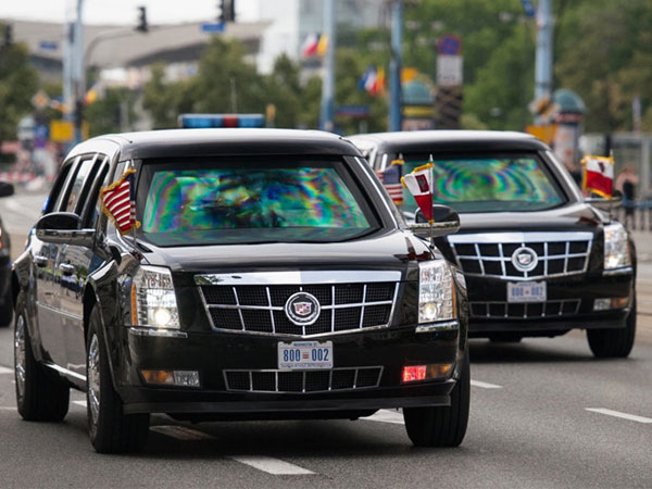 Đội hình xe hộ tống của ông Trump vận hành như thế nào?