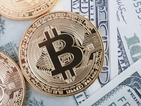 Bitcoin trở lại ngưỡng 4.000 USD