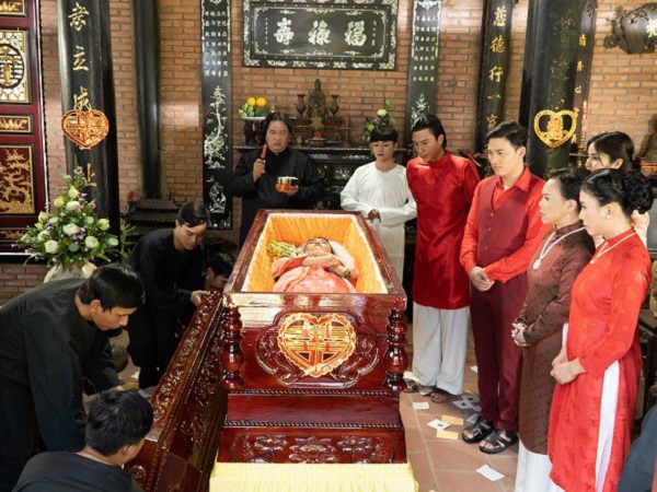 Hoàng Mập khiêng quan tài thật vào nhà riêng đóng phim và câu chuyện 'rùng rợn' đã xảy ra