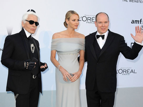 Ít ai biết Karl Lagerfeld đã làm trang phục cưới cho nàng dâu Hoàng gia, và đây chính là bộ đồ cưới đặc biệt nhất lịch sử xứ Monaco