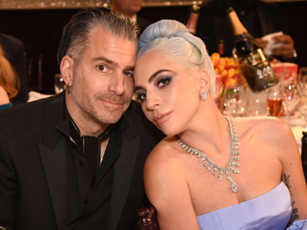 Lady Gaga hủy hôn với Christian Carino