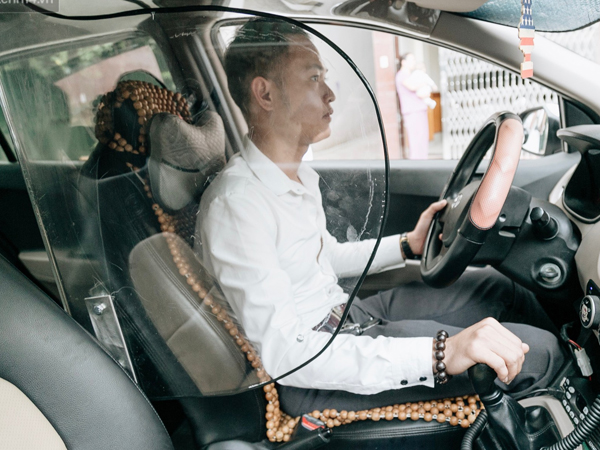 Người thiết kế 'vách ngăn bảo vệ' cho tài xế taxi ở Hà Nội: Mình quan tâm nhất là tính mạng của họ, vì mình cũng từng là tài xế!