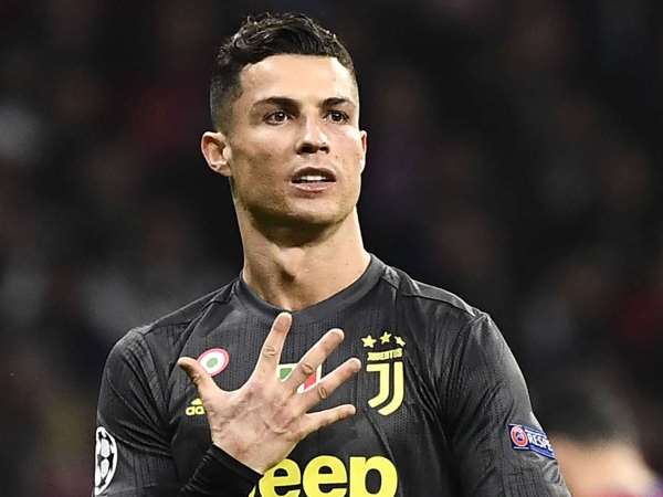 Cay cú vì thua cuộc, Ronaldo xỉ nhục cả CĐV Atletico