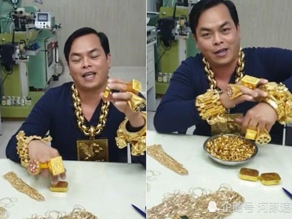Đại gia người Việt lên báo nước ngoài nhờ đắp 13kg vàng lên người