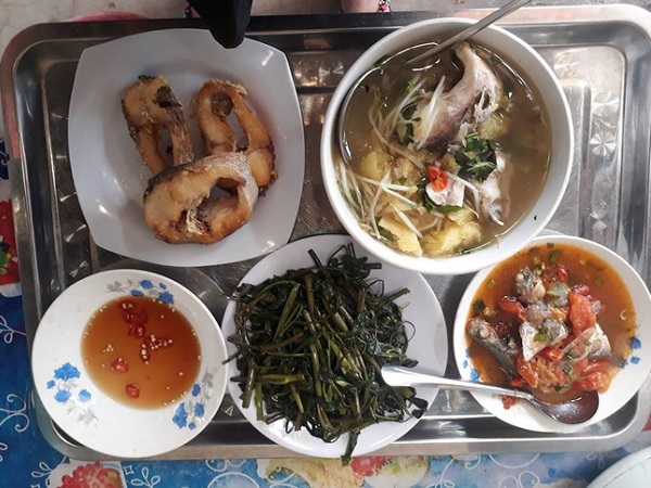 Mất cả buổi làm được mâm cơm 4 món ngon lành mà bị chồng chê ỏng eo, vợ trẻ bức xúc đăng đàn nhưng lại nhận được kết quả bất ngờ