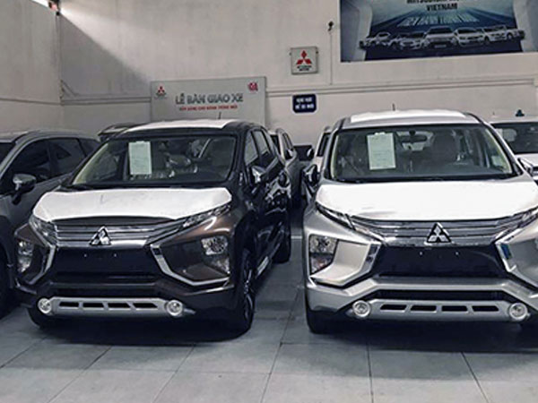 Ôtô nhập khẩu về lượng lớn, giải 'cơn khát' xe đầu 2019