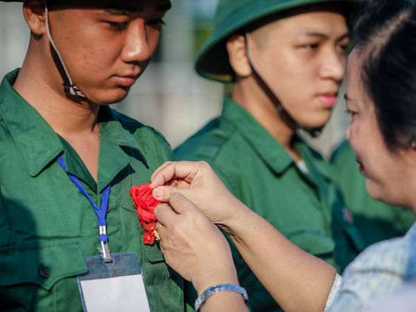 Video ảnh: Hơn 4.400 thanh niên TP HCM lên đường nhập ngũ