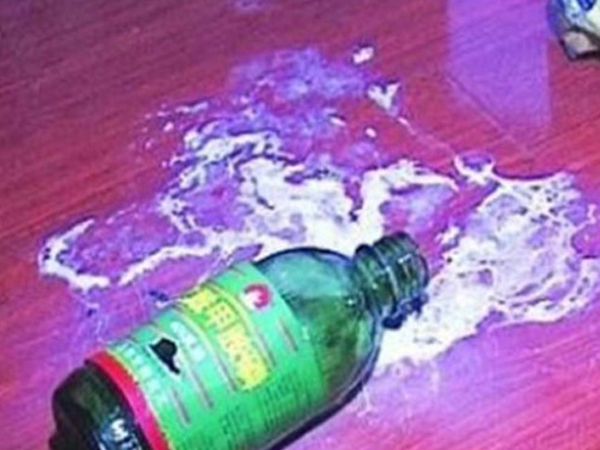 Cặp vợ chồng tự tử bằng thuốc diệt cỏ