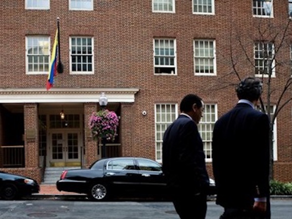 Phe đối lập Venezuela nói 11 quan chức ngoại giao ở Mỹ đào tẩu