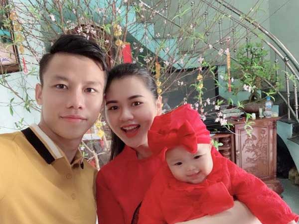Quế Ngọc Hải bị hội anh em 'bóc phốt' mặc đi mặc lại một chiếc áo từ Tết đến giờ