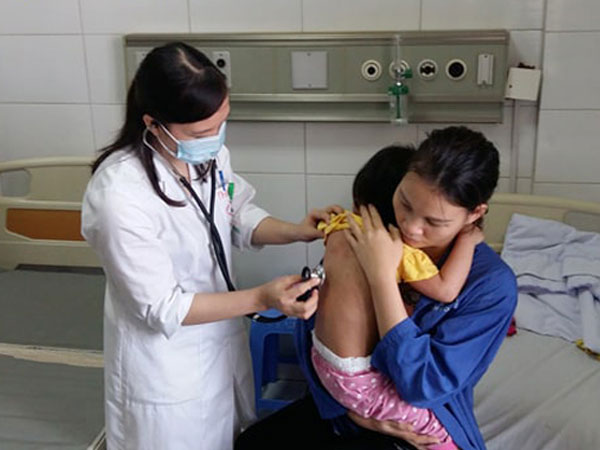 Sai lầm tai hại khiến con thối mủn xương hàm, mù mắt khi chữa sởi
