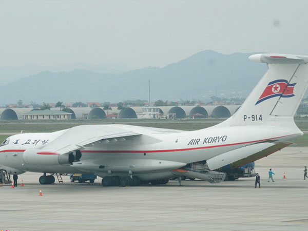 'Ngựa thồ' Triều Tiên vừa hạ cánh VN sánh ngang C-17 của Mỹ