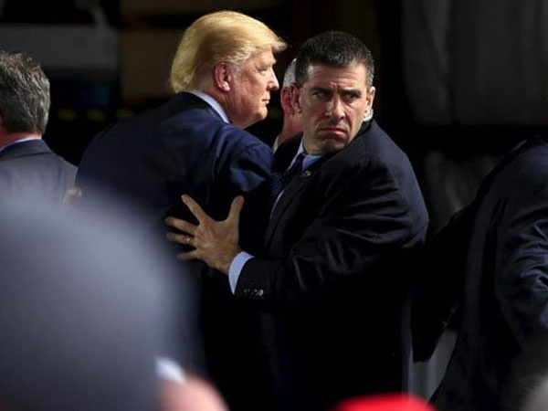 Mật vụ Mỹ bảo vệ ông Trump thế nào khi công du nước ngoài?