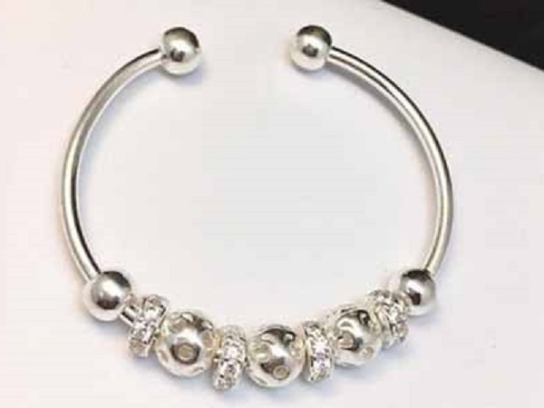 Những công dụng phong thủy ít ai biết của vòng bạc, nhớ kĩ những điều này trước khi đeo