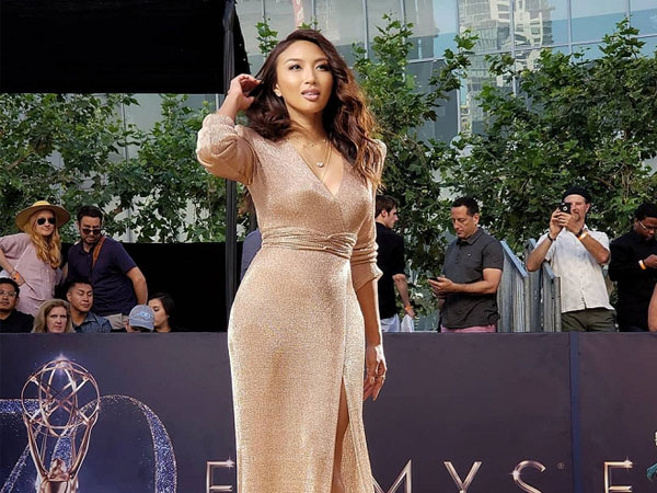 Nữ MC gốc Việt dẫn hậu trường thảm đỏ của Oscar 2019 là ai?