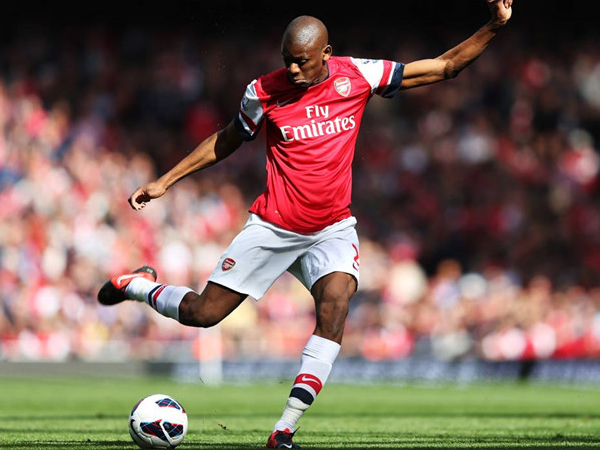 Abou Diaby giải nghệ sau 8 năm bị chấn thương hành hạ