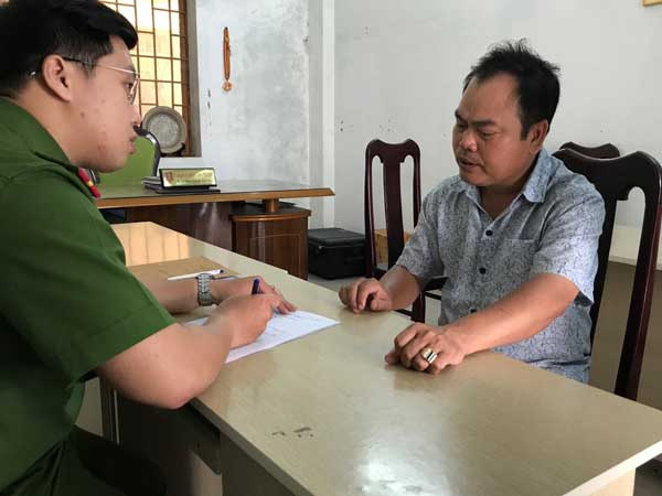 Chồng đâm chết vợ trong phòng ngủ vì nghi vợ có tình cảm với tài xế của gia đình