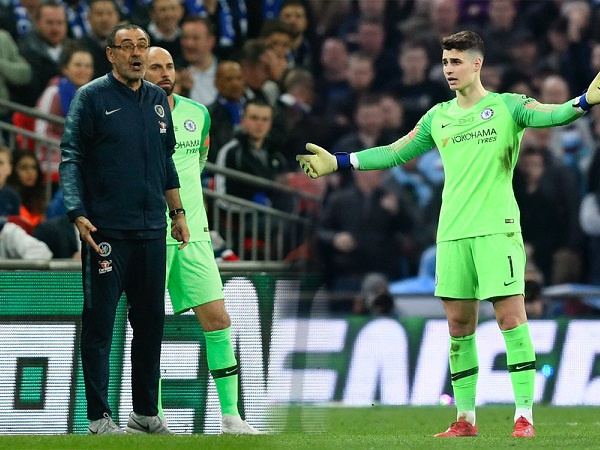 Công khai 'bật' HLV Sarri, Kepa chính thức nhận án phạt từ Chelsea