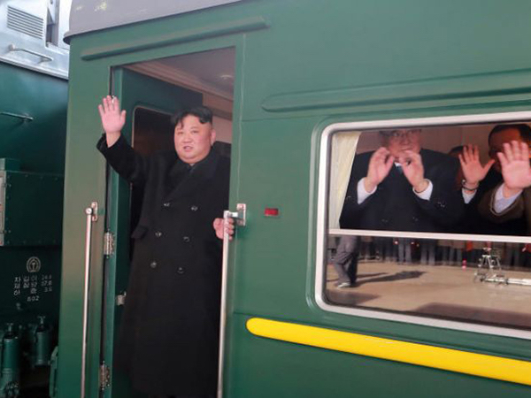 Trung Quốc kiểm duyệt mạng xã hội tìm kiếm tàu chở Kim Jong-un