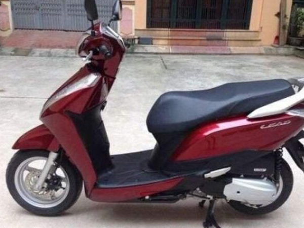 Bắt khẩn cấp hiệu trưởng trộm xe máy của giáo viên