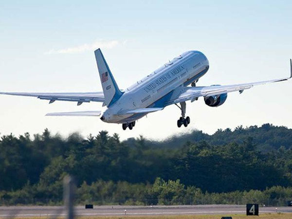 Chuyên cơ Air Force One của ông Trump tốn chi phí ra sao khi bay thẳng từ Mỹ đến Việt Nam?