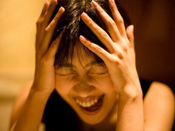 Ném thẳng ly nước vào người sếp, tôi tưởng chừng mất việc nhưng lại được cứu nguy nhờ một người không ngờ tới