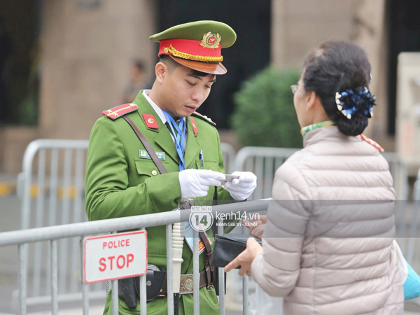 Ngày đầu thượng đỉnh Mỹ - Triều: An ninh thắt chặt tại khách sạn Metropole, người dân lân cận phải xuất trình CMT để được vào nhà