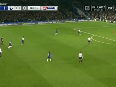'Chiêm ngưỡng' tình huống đá phản hài hước của Trippier trận gặp Chelsea