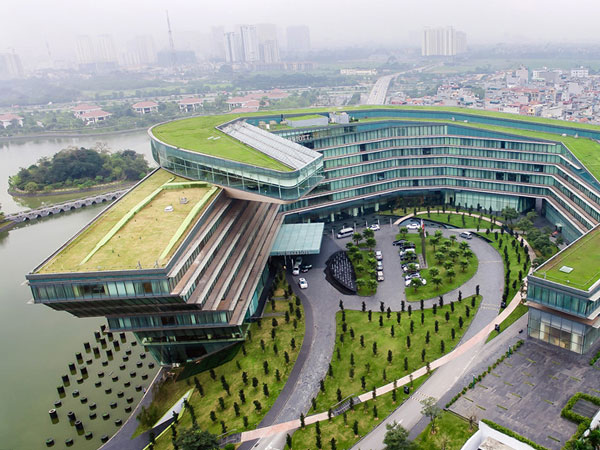 Chủ sở hữu khách sạn JW Marriott, nơi Tổng thống Trump lưu trú, là ai?