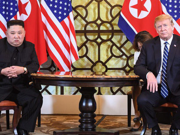 Chuyện chưa từng có tiền lệ: Ông Kim Jong-un lần đầu tiên trả lời câu hỏi của phóng viên báo phương Tây