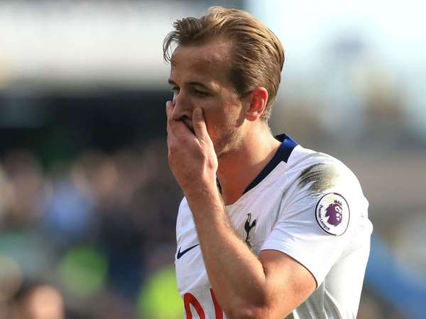 Harry Kane đối diện án phạt treo giò 3 trận vì dùng 'thiết đầu công' với đối thủ
