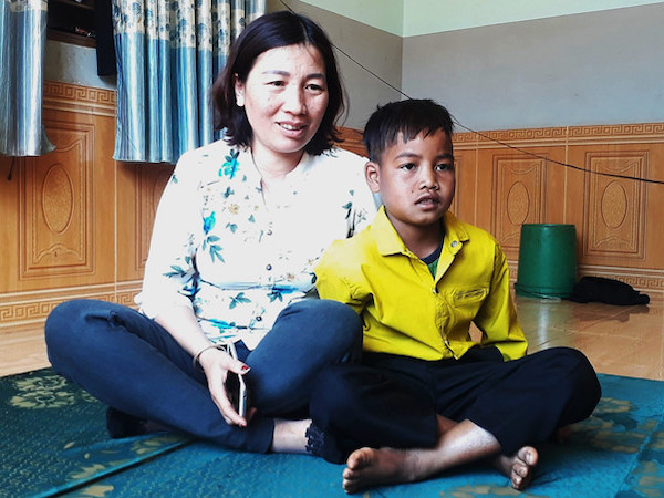 Nam sinh lớp 3 nhảy xuống hồ nước cứu bạn