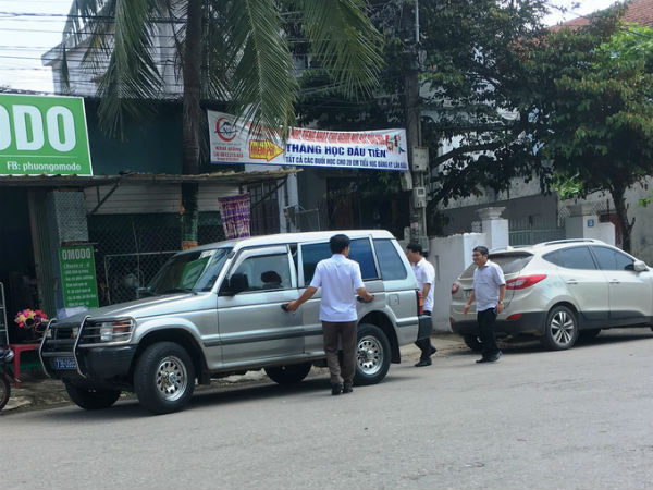 Nhiều xe biển xanh dự đám cưới 'khủng' con lãnh đạo tỉnh Quảng Bình