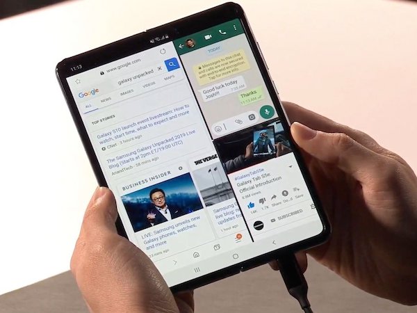 Samsung giải thích lý do Galaxy Fold gập vào trong