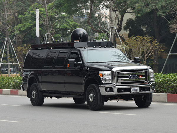 'Tân binh' Ford F-350 Super Duty trong đoàn xe hộ tống ông Trump