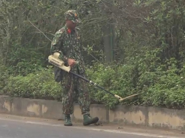 Video: Công binh dò mìn trên Đại lộ Thăng Long, đảm bảo an ninh cho đoàn Triều Tiên