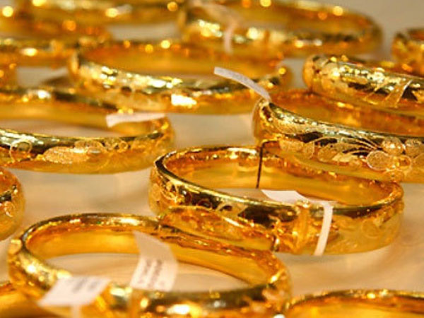 Giá vàng hôm nay 1/3: Vàng tăng tháng thứ 5 liên tiếp