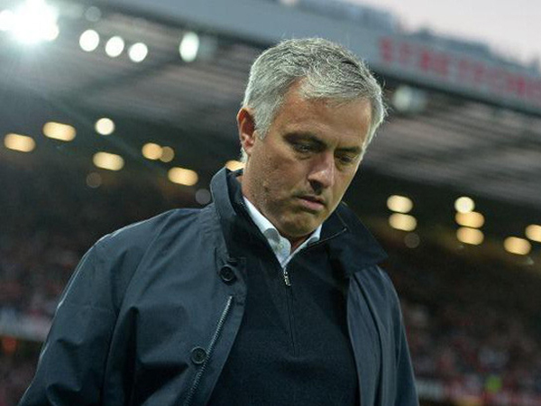 Khi không là 'Người đặc biệt' nữa, Mourinho còn lại những gì?