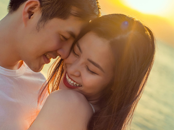 Kỷ niệm 10 năm yêu nhau, Đông Nhi và Ông Cao Thắng đồng loạt gửi lời nhắn nhủ đầy ngọt ngào